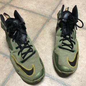 6.5 youth Lebron James Nike shoes